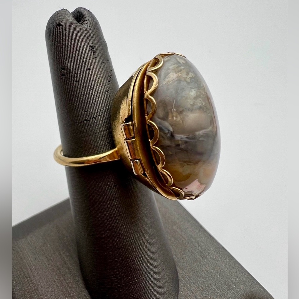 Vintage Statement Poison Ring Natural Agate Locket Ring Gold Tone Adjustable - Picture 4 of 9